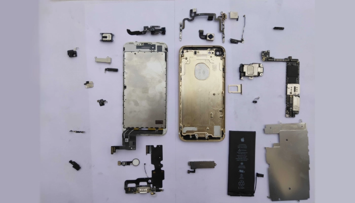 A Tear Down Report Of iPhone 7